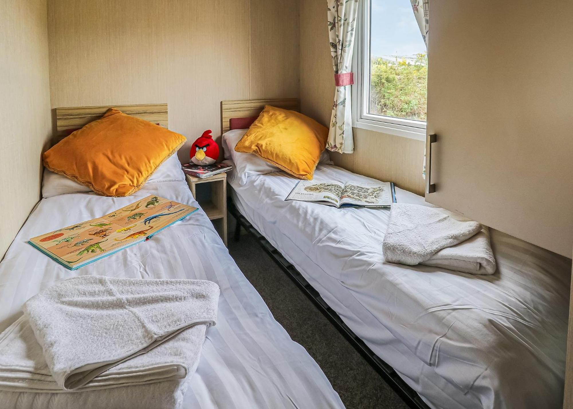 Hotel Waters Edge Leisure Park à Cardigan Extérieur photo