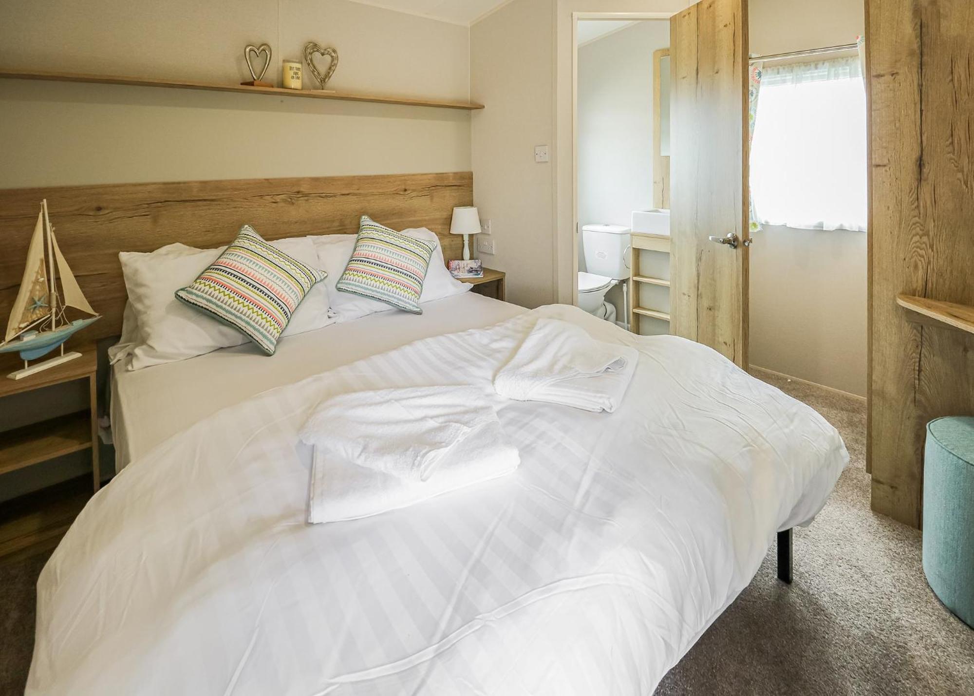 Hotel Waters Edge Leisure Park à Cardigan Extérieur photo