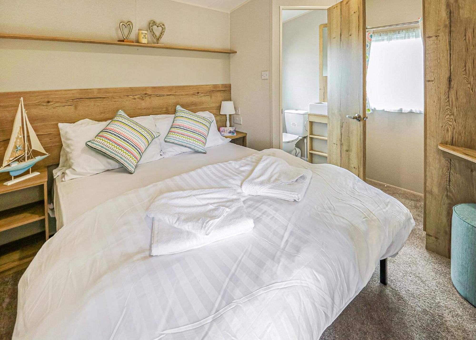 Hotel Waters Edge Leisure Park à Cardigan Extérieur photo